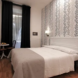 Domus Iuliae 2* Roma